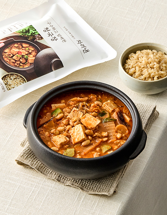 차려낸 구수하고 담백한 청국장 성분 분석