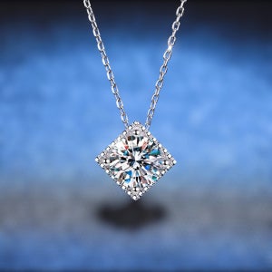 모이사나이트 2캐럿 실버 목걸이