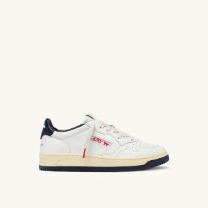 오트리 여성 MEDALIST X MAISON KITSUNE 스니커즈 가죽 화이트 앤드 블루 AULW-MK01