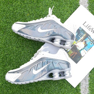 나이키 여성 러닝화 샥스 R4 홀로그램 실버 키높이 운동화 화이트