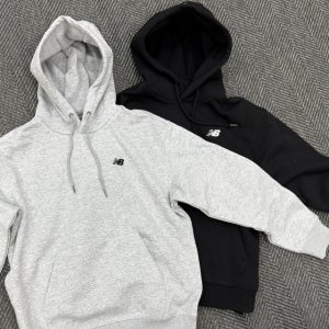 (국내매장판) 뉴발란스 UNI 에센셜 클래식 기모 후드티 NBN0F41003