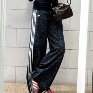 아디다스 파라슈트 와이드 트랙 팬츠 레오파드 JV7564