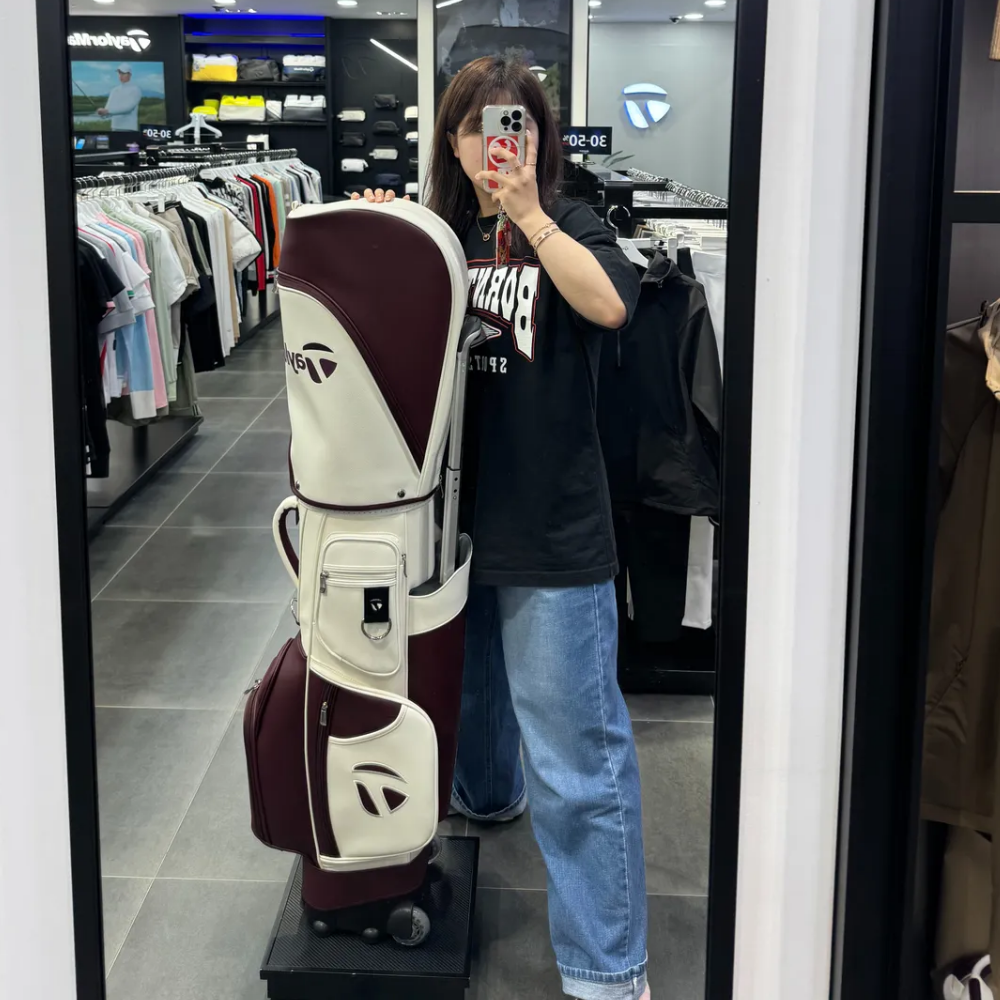 테일러메이드 골프가방 여성 경량 악세사리 트롤리 바퀴형 캐디백(one color)