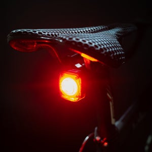 루믹셀 아톰 스마트 후미등 100루멘 고휘도 밝기 브레이크감지 센서 야간 자전거 킥보드