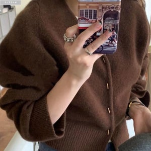 타프 브이넥 금장버튼 세미크롭 가디건 4col 가을 겨울 여성 간절기 보송 제이플로우