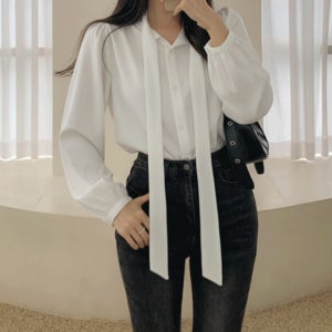 세라 화이트 스트라이프 타이 루즈핏 셔츠 블라우스 타이일체형 오피스룩 면접블라우스