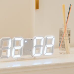 LED 온도 날짜 알람 무드등 탁상용 벽결이 미니 시계 24CM