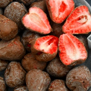 1+1 화이트데이 선물 동결건조 리얼 딸기 다크 초콜릿