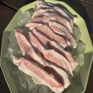 [프리미엄]수입산 돼지고기 칠레산 삼겹살 캐나다산 항정살 통삼겹 통항정살 냉삼 대패삼겹살 캠핑고기 구이용 1kg+1kg