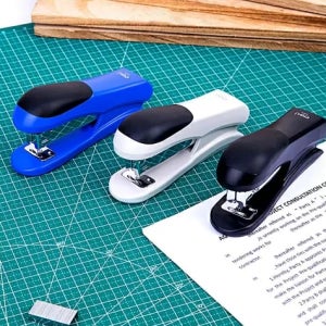 델리 0355 라운드그립 스테플러 제침기 33호침 랜덤색상