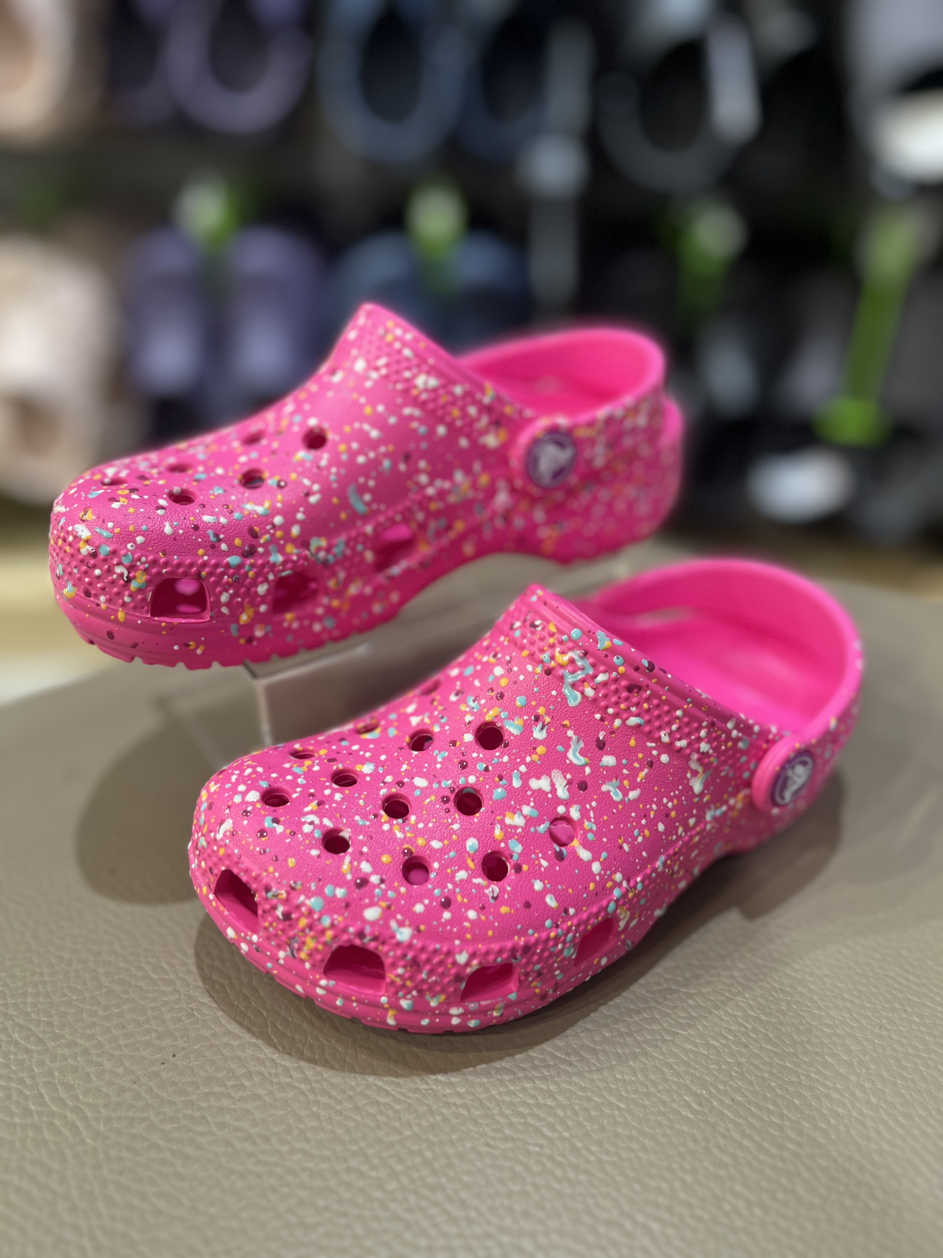 [크록스 본사] 클래식 프린트 스플래터 클로그 <b>키즈</b> 핑크 <b>크러쉬</b>/멀티 210349-6TX