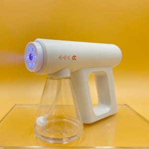 디큐브 C타입 충전 무선 소독 스프레이 가정용 차량용 사무실 살균 소독기 소독건