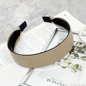 루시스 베이지 레더 데일리 머리띠 헤어밴드