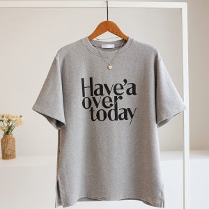 헤오투 레터링 도톰 피치 양트임 반팔 티셔츠