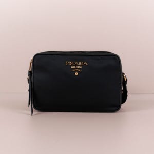 프라다 포코노 여성 카메라백 블랙 1BH089 ZMY F0002 아내선물 데일리