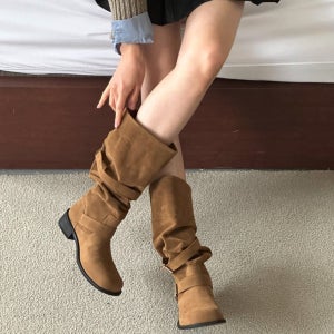 스웨이드 가을 부츠 통넓은 통큰 브라운 버클 부츠 셔링 롱부츠 코디 베이지