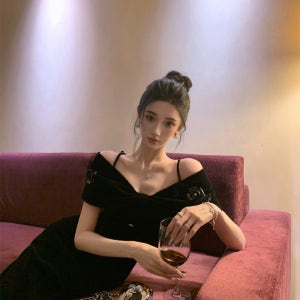 코코 벨벳 리본 오프숄더 블랙 롱 원피스