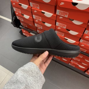 나이키 버로우 겨울슬리퍼 방한화 키높이 실내화 겨울 캠핑신발 푹신함 포근함 털샌들 기능화