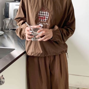 여자 사과 자수 맨투맨 데일리 이지 홈웨어 긴팔 티셔츠 일상룩