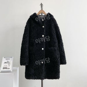 이끼당 양털후드 터틀넥 페이크모피 울코트
