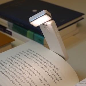 소이믹스 라이트업 휴대용 북라이트 독서등 LED 스탠드 SOLITE1