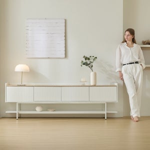 룸티크 다리형 거실장 낮은 TV 수납장 2단 템바 1800, 화이트오크