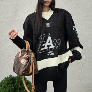 아디다스 오리지널스 25 팀 오버사이즈 니트 블랙 남성용 KF4467