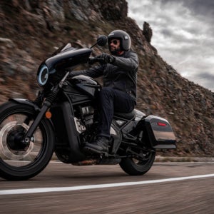 [모토모리니] 칼리브로 700 배거