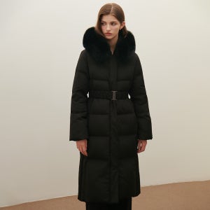 [샤틴] 퍼트리밍 벨티드 구스다운 롱패딩 O254T802