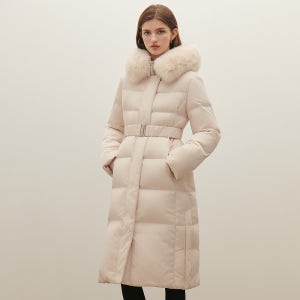 [샤틴] 퍼트리밍 벨티드 구스다운 롱패딩 O254T802