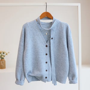 란큐스 버튼 루즈핏 브이넥 울 니트 가디건 (타이세트)