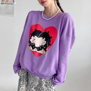 5839. 쭈리 빅사이즈 썬글 하트 나염 라운드넥 루즈핏 오버핏 데일리 캐쥬얼 러블리 키치 박스 긴팔 맨투맨티셔츠 - 블랙, 먹색, 퍼플