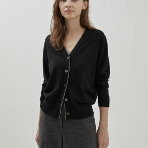 7188 인디안 데일리스트 웰메이드 여성 겨울출시 마이크로[헤링본+스트라이프]조직감 울블렌드 소매끝컬러장식포인트 V넥 은은한 믹스컬러 단추형 셋업 니트 가디건 MDEBC5W9131