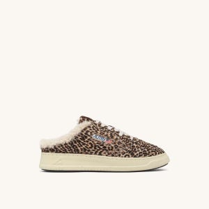 오트리 여성 MEDALIST 뮬 스니커즈 레오파드 포니 헤어 텍스처 앤 시어링 MULW-YX01