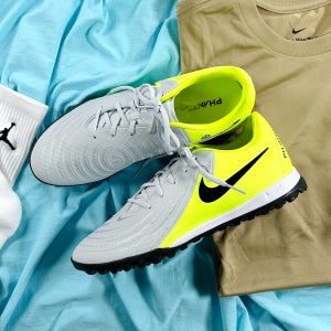 나이키 풋살화 팬텀 GX2 TF 아카데미