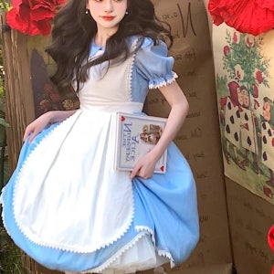 이상한나라의 앨리스 코스프레 의상 졸업사진 컨셉촬영 중세시대 공주풍 드레스