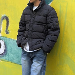 CP컴퍼니 크롬 R 렌즈 하이넥 히든 후디 오리털 패딩 자켓 ( 블랙 )