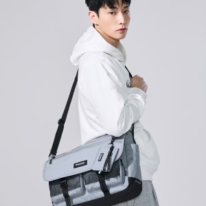 [디스커버리] 라이크 에어 글라이드 메신저백 (GREY) DXMR0196N