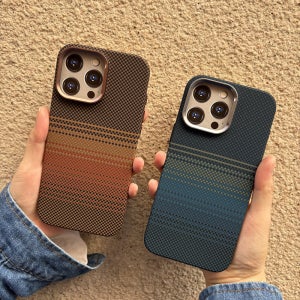 아이폰16 시리즈 프리미엄 슬림 카본 케이스 그라데이션 맥세이프 무선충전 지원