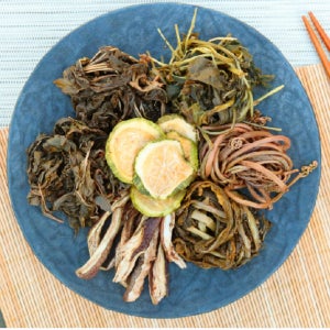 산나물 데친 나물 참나물 비름 유채 곰취 부지깽이 세발나물 삼잎국화 눈개승마 방풍 머위대