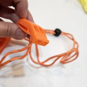 축구 심판 주황색 호루라기 휘슬