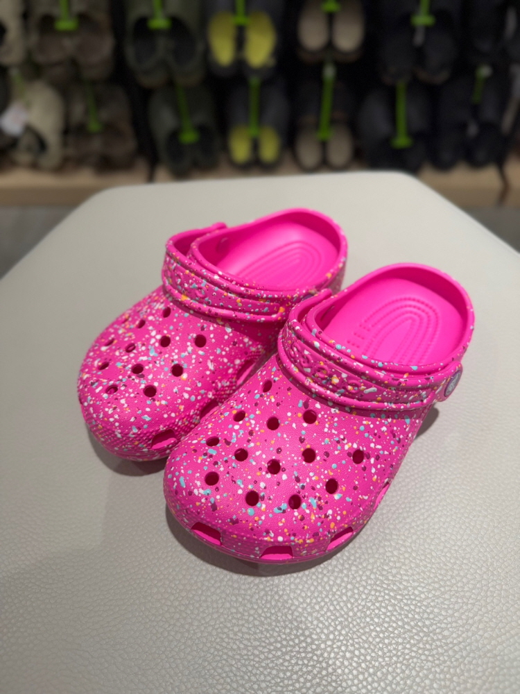 [크록스직영] 클래식 프린트 스플래터 클로그 <b>키즈</b> 핑크<b>크러쉬</b> 210349-6TX