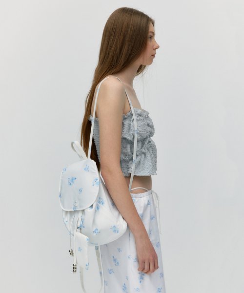 소프트서울 실버볼 플라워 백팩 위드 카드 참 화이트 SILVER BALL FLOWER BACKPACK WITH CARD CHARM WHITE