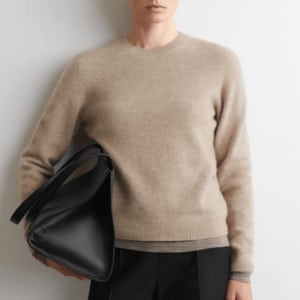COS 코스 캐시미어 크루넥 스웨터 CASHMERE CREW-NECK JUMPER 베이지