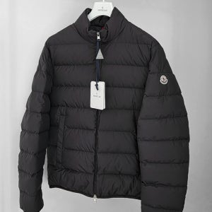 [국내배송] 몽클레어 Baudinet 보디넷 남성 경량 숏패딩 블랙