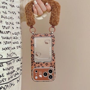 아이폰17프로 레오파드 카드수납 미러 털팔찌케이스