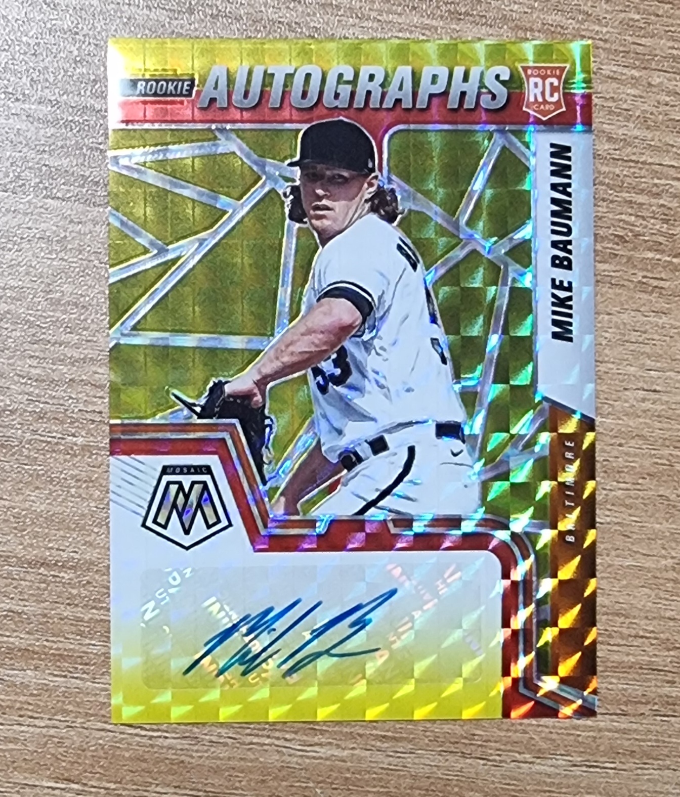88한정판 마이크 바우만 루키오토 2022 Mosaic Rookie Choice Fusion Red & Yellow Prizm Mike Baumann Auto RC MLB 야구카드