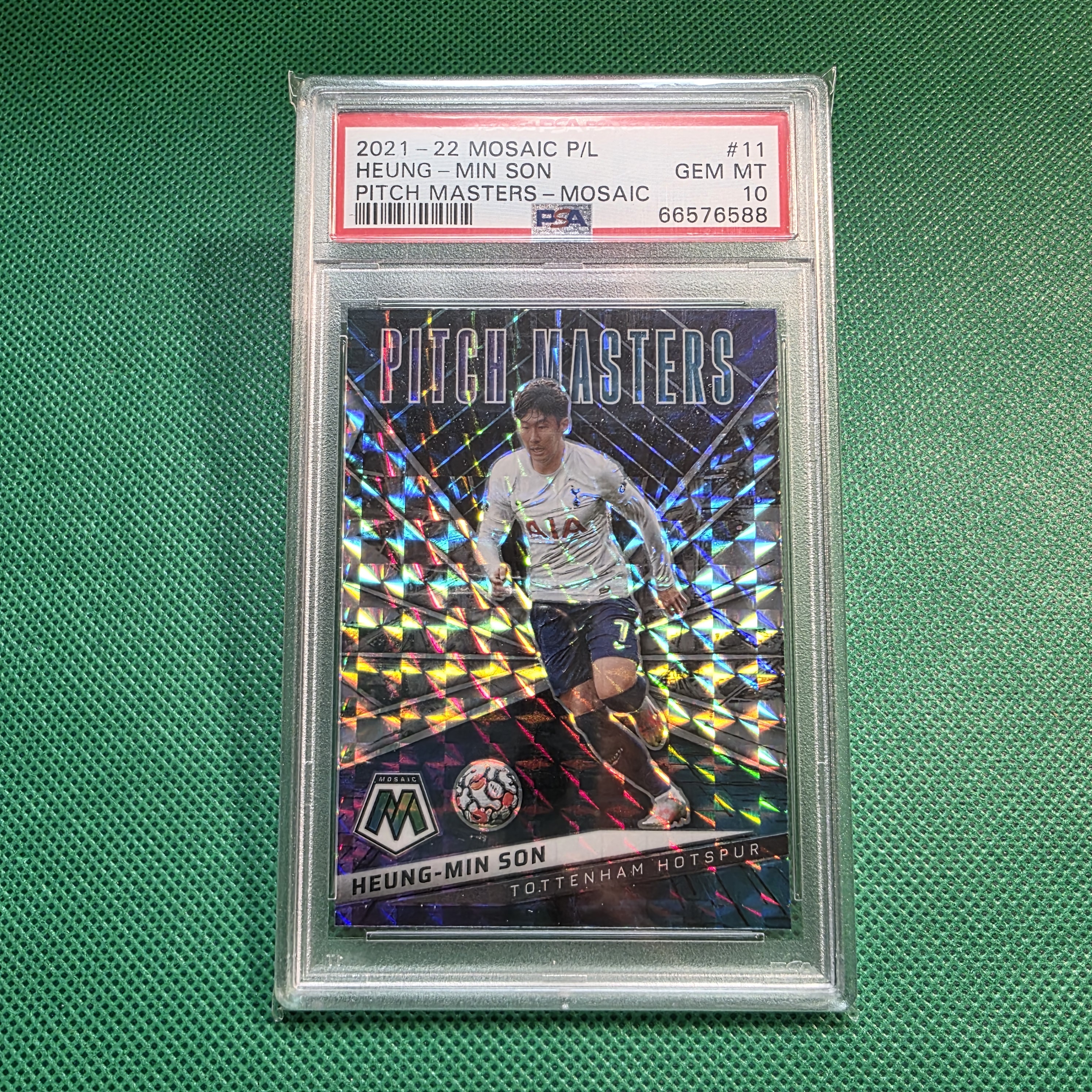 손흥민 스포츠카드 2021-22 Mosaic 프리미어리그 #11 Pitch Masters PSA 10