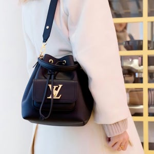 루이비통 LV 락미 버킷백 블랙 LOCKME BUCKET BAG 8869226865