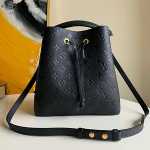 루이비통 LV 여성 숄더백 네오노에 MM 모노그램 앙프렝뜨 블랙 8869226915